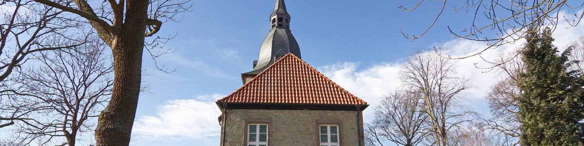 Photo "St.-Adrian-Kirche in Heiligendorf (Wolfsburg), Niedersachsen, Deutschland" by Losch (Creative Commons Attribution-Share Alike 3.0) / Cropped from original