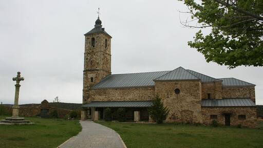 Photo "Riego de la Vega" by Wikichon (page does not exist) (CC BY-SA) / Cropped from original