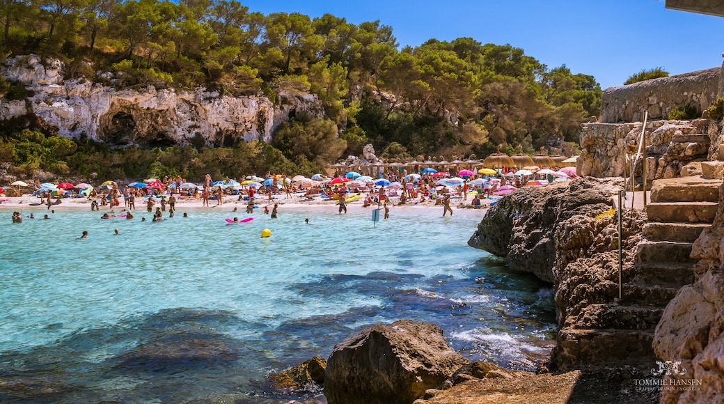Photo "Cala Llombards Beach" by Tommie Hansen (CC BY) / Cropped from original