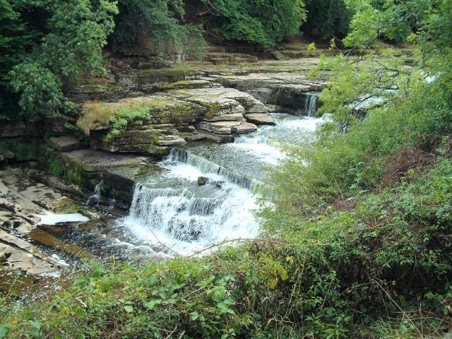 The lower falls At Aysgarth.