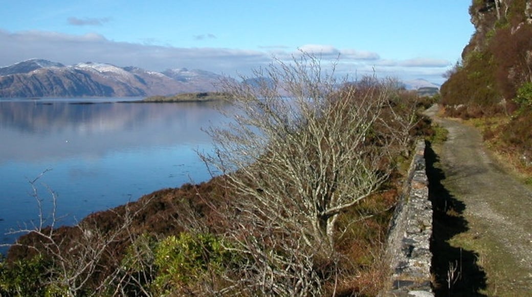Photo "Port Appin" by Alan Partridge (CC BY-SA) / Cropped from original