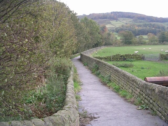 Foto “Steeton y Eastburn” tomada por Betty Longbottom (CC BY-SA); recorte de la original
