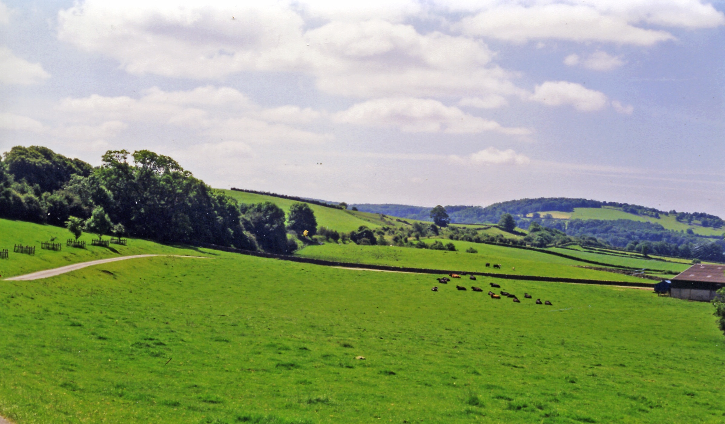 Kuva ”Heversham” käyttäjältä Ben Brooksbank (CC BY-SA) / rajattu alkuperäisestä kuvasta