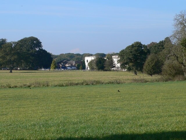 "Wem Rural"-foto av Eirian Evans (CC BY-SA) / Urklipp från original