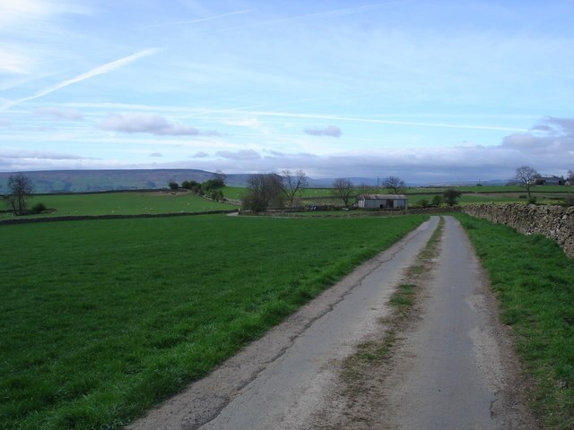 Photo "Harmby" by Frank Glover (CC BY-SA) / Cropped from original