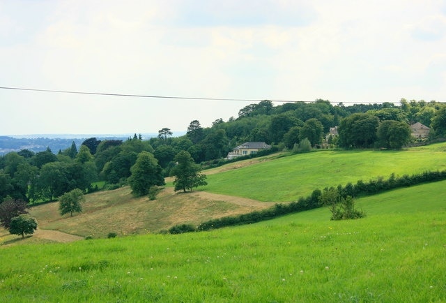 Kuva ”Charlcombe” käyttäjältä Maurice Pullin (CC BY-SA) / rajattu alkuperäisestä kuvasta