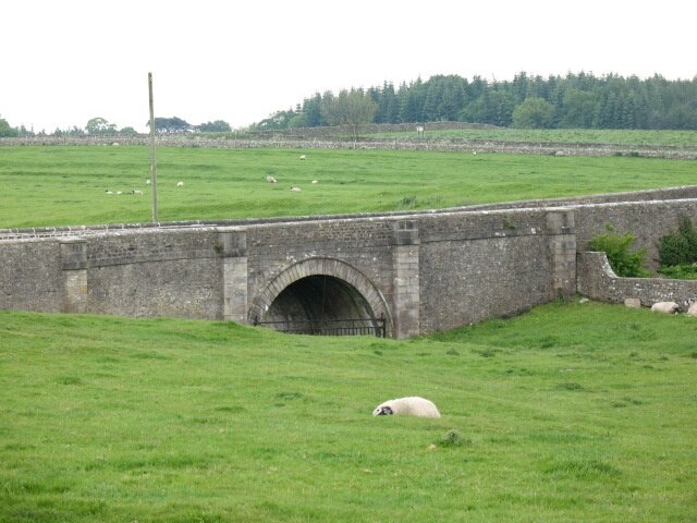 Photo "Walburn" by Gordon Hatton (CC BY-SA) / Cropped from original