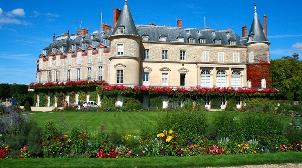 Photo "Chateau de Rambouillet" by François Philipp (CC BY-SA) / Cropped from original