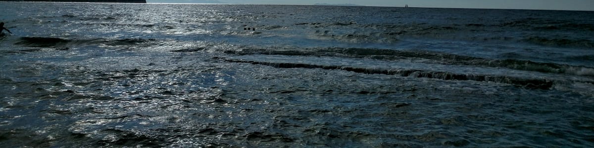 Photo "baratti" by Assianir (page does not exist) (Creative Commons Attribution-Share Alike 3.0) / Cropped from original