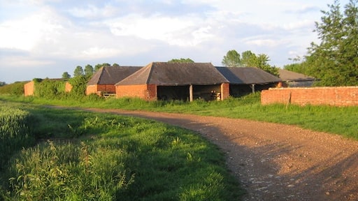 Foto „Gawcott with Lenborough“ von Tom Dickens (CC BY-SA)/zugeschnittenes Original