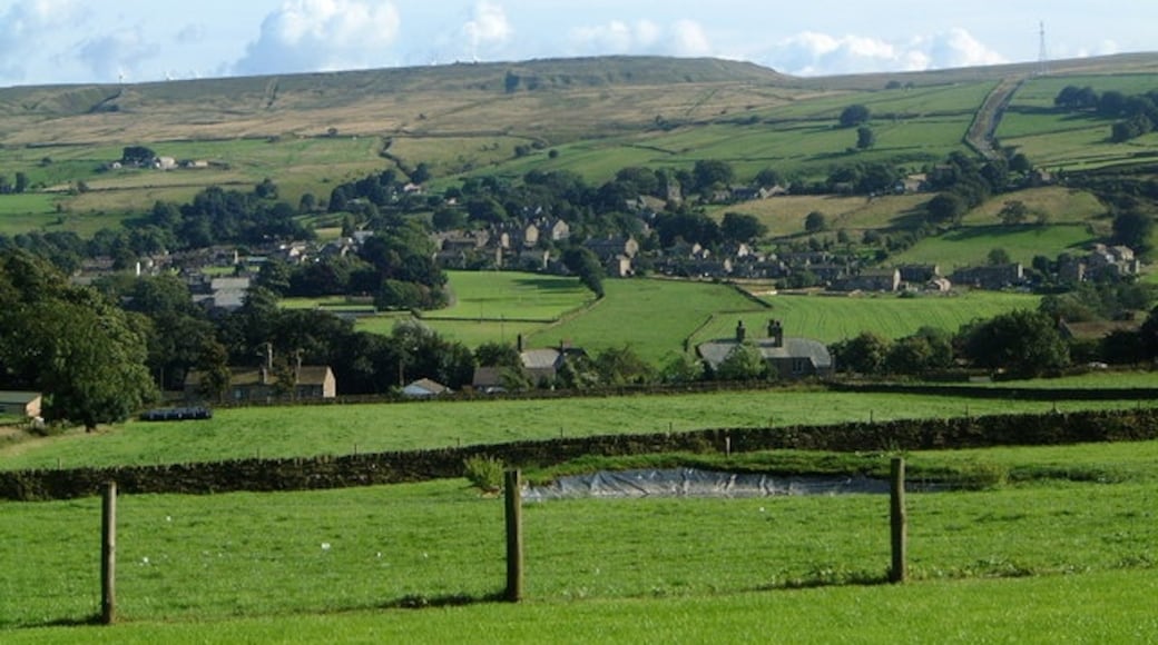 Photo "Oxenhope" by Frank Glover (CC BY-SA) / Cropped from original