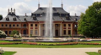 Nordostseite des Wasserpalais des Schlosses Pillnitz, Sachsen, Deutschland