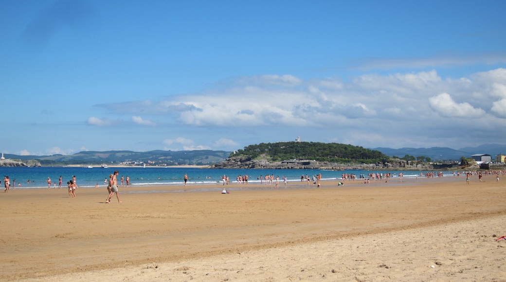 « Plage Primera playa del Sardinero», photo de Carlos Cunha (CC BY-SA) / rognée de l’originale