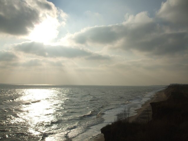 Foto “Covehithe” tomada por Ashley Dace (CC BY-SA); recorte de la original