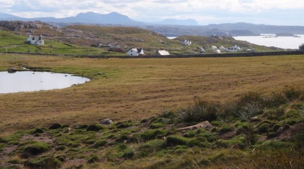"Loch Aisir"-foto av Graeme Smith (CC BY-SA) / Urklipp frÄn original