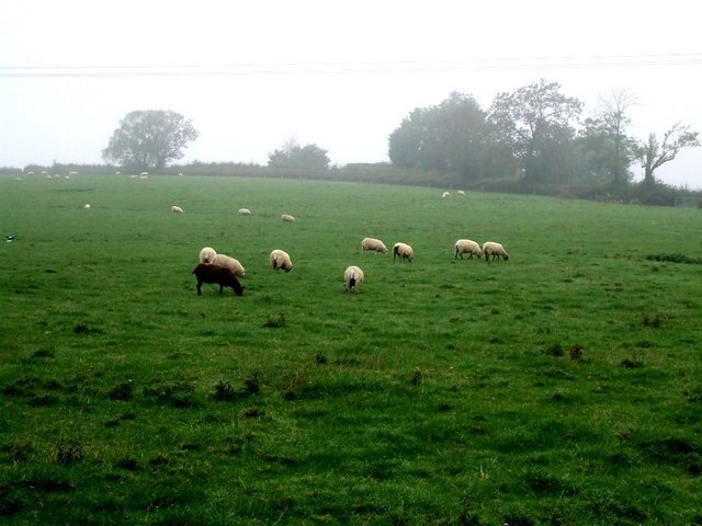 "North Marston"-foto av Rob Farrow (CC BY-SA) / Urklipp från original