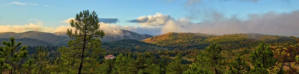 Photo "Verso Sud" by Terensky (Creative Commons Attribution 3.0) / Cropped from original