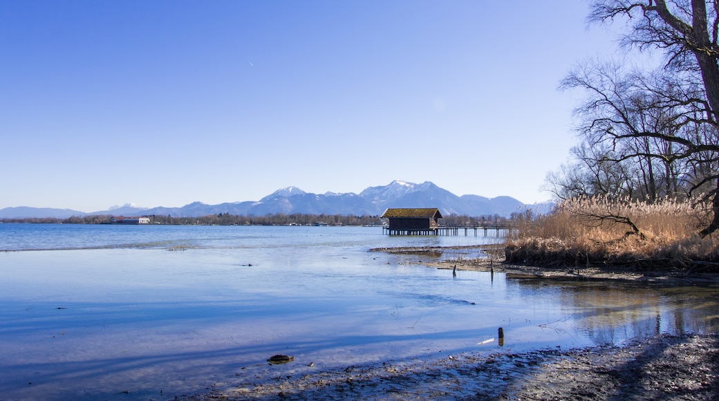 Photo "Prien am Chiemsee" by Italo Greco (CC BY) / Cropped from original