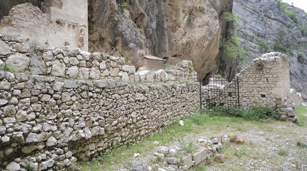 Photo "Gorges of San Martino" by Pietro (CC BY-SA) / Cropped from original