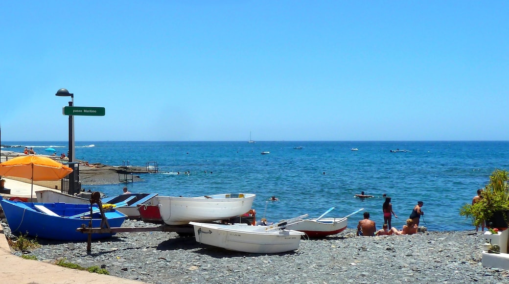 "Playa El Varadero"-foto av giggel (CC BY) / Urklipp från original