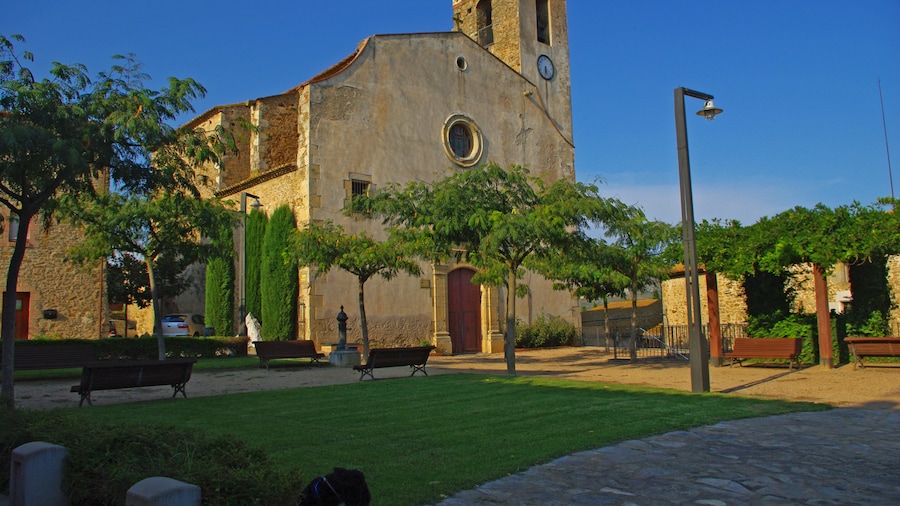 Photo "Església de Santa Maria de Gualta" by Reimeu1 (page does not exist) (Creative Commons Attribution-Share Alike 4.0) / Cropped from original