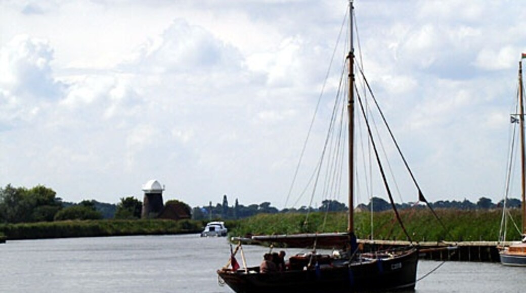 Foto „Norton Subcourse“ von Linda Bailey (CC BY-SA)/zugeschnittenes Original