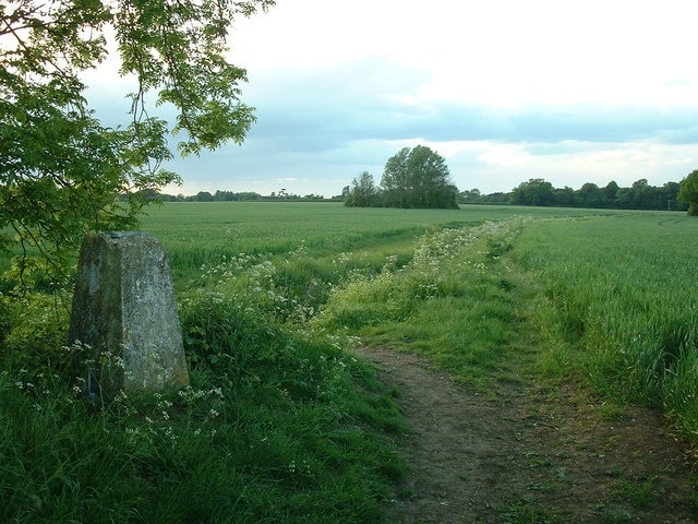 Photo "Nowton" by Keith Evans (CC BY-SA) / Cropped from original