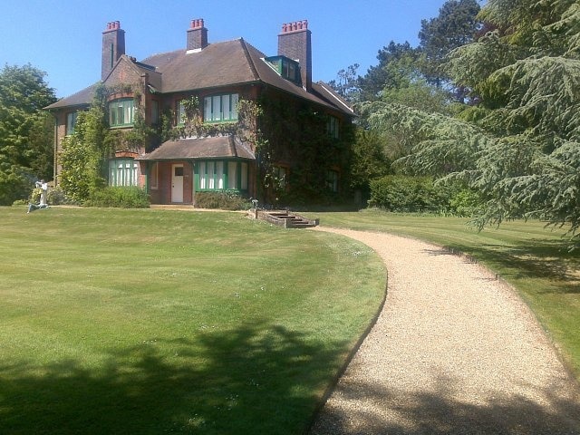 Billede "Ayot St Lawrence" af David Lally (CC BY-SA) / beskåret fra det originale billede