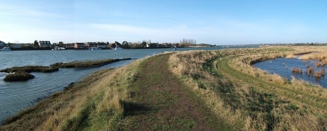 Foto "Marsh Farm Country Park" oleh Glyn Baker (CC BY-SA) / Dipotong dari foto asli