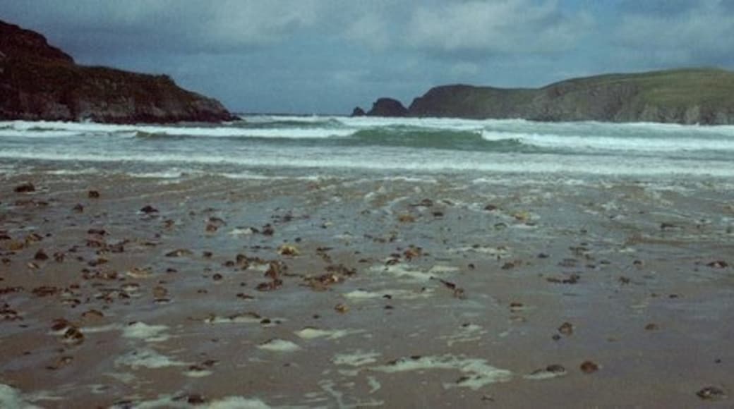 Foto "Spiaggia di Farr" di Peter Moore (CC BY-SA) / Ritaglio dell’originale