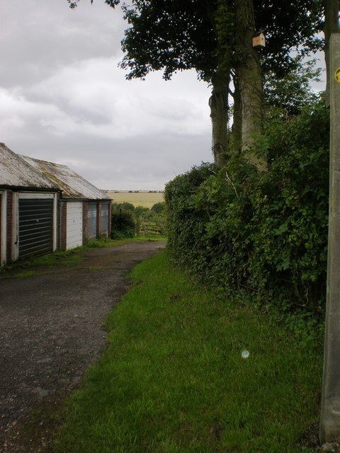 Foto “Goodmanham” tomada por Dr Patty McAlpin (CC BY-SA); recorte de la original