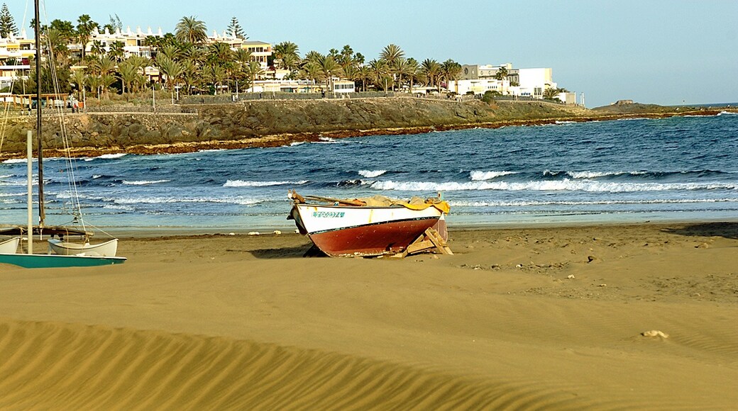 Foto „Playa de las Burras“ von Валерий Дед (CC BY)/zugeschnittenes Original