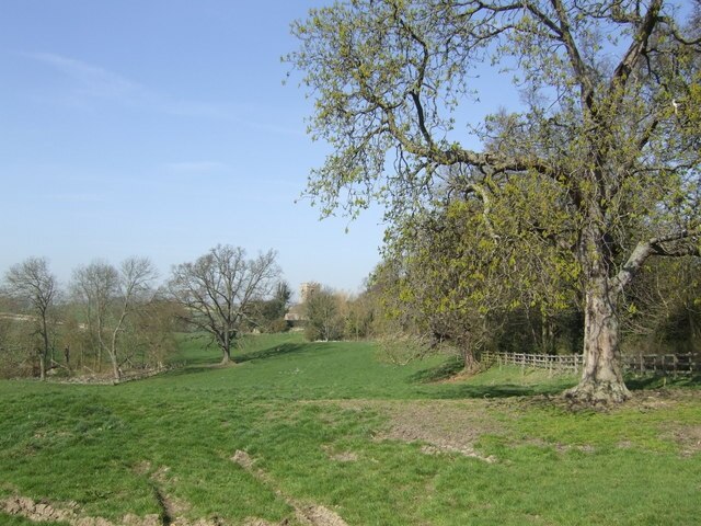 Foto “Holdenby” tomada por Jonathan Billinger (CC BY-SA); recorte de la original