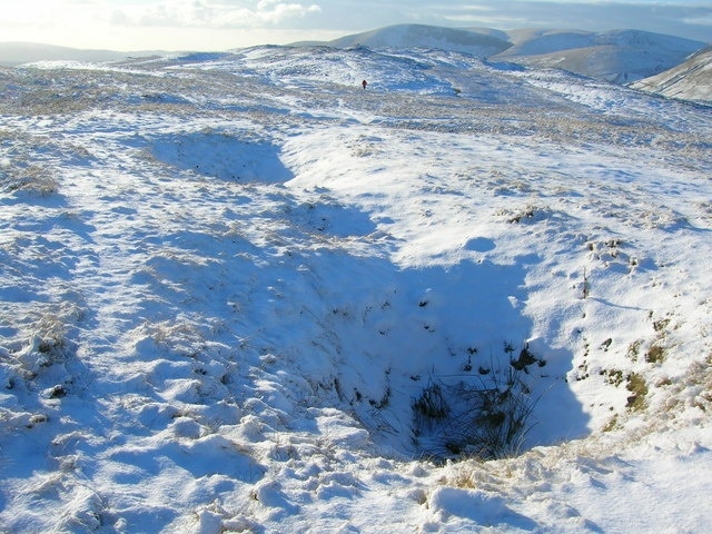 Shakeholes near Fell End Clouds