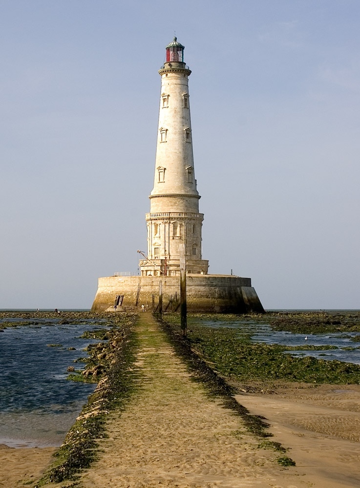 English: Cordouan Lighthouse one hour before low tide