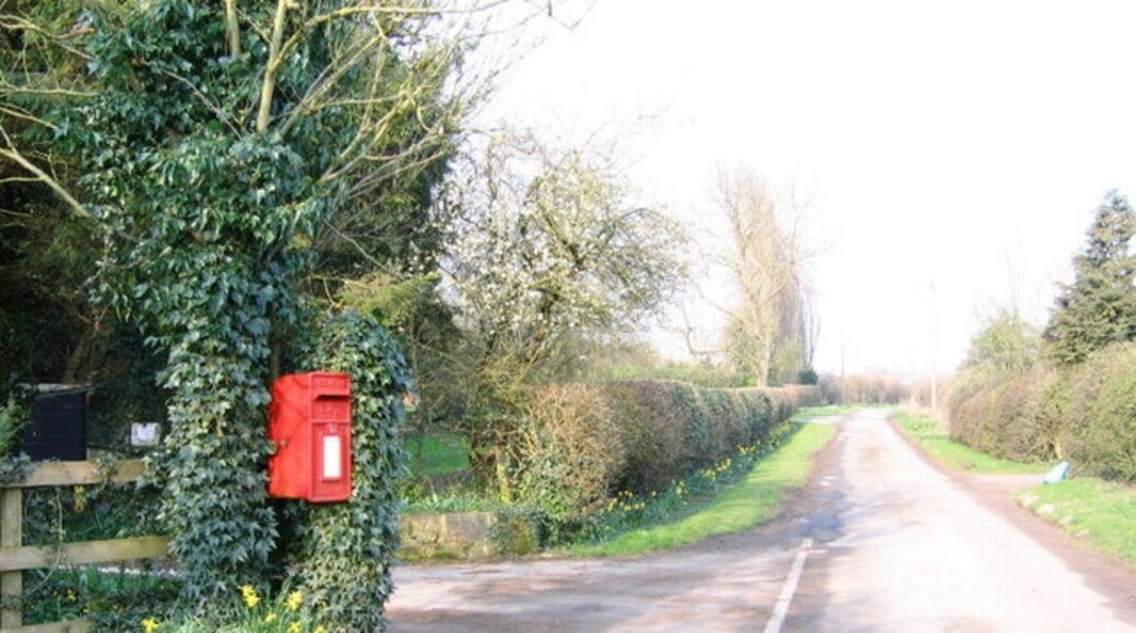 Foto “Overton” tomada por DAVID JOHN SHERLOCK (CC BY-SA); recorte de la original