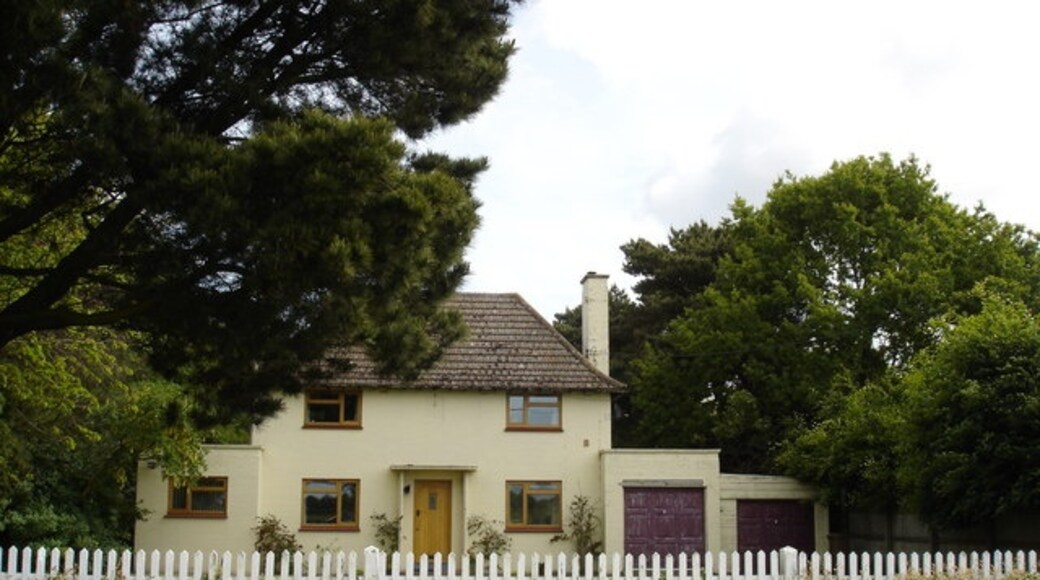 Photo "Purdis Farm" by Oxymoron (CC BY-SA) / Cropped from original