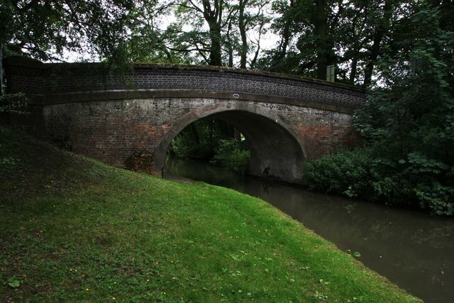 "Brockhall"-foto av Richard Smith (CC BY-SA) / Urklipp från original