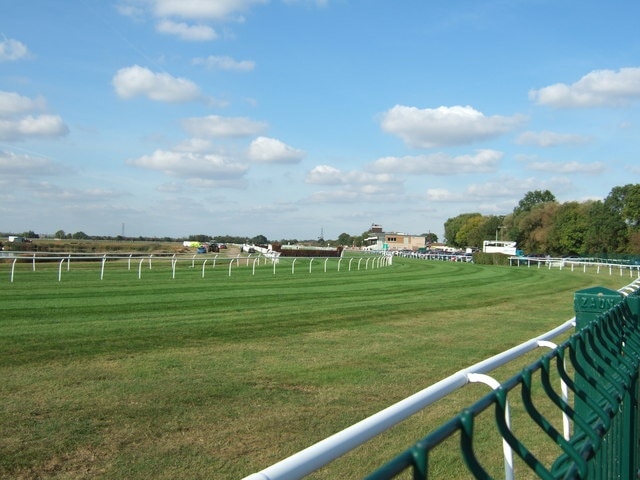 The first bend, Huntingdon Race Course