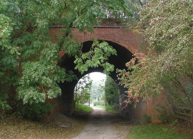 Ảnh "Làng North Cave" của Paul Glazzard (CC BY-SA) / Cắt từ ảnh gốc