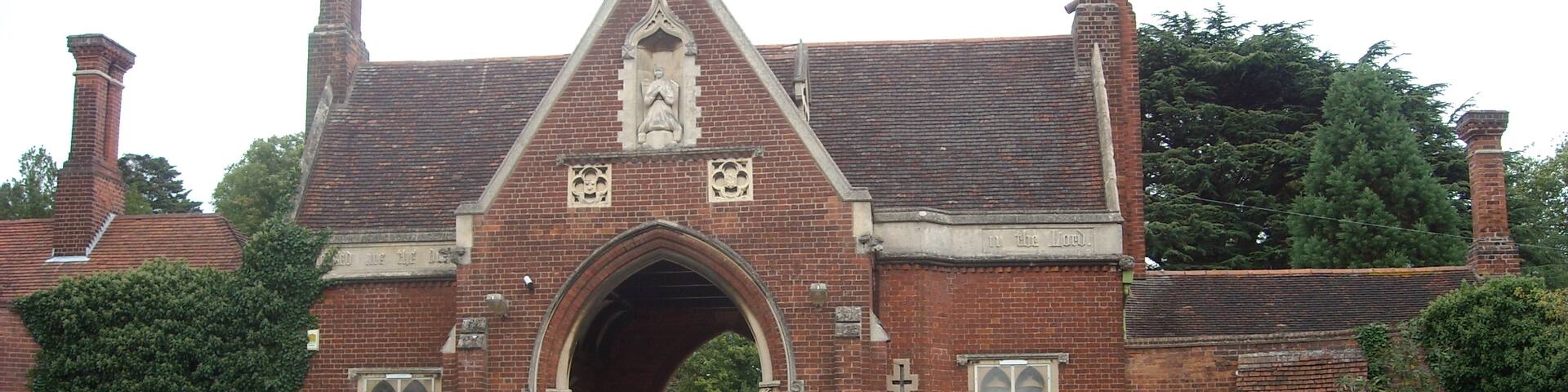 The gatehouse of Foster Hill Road Cemetery in Bedford.