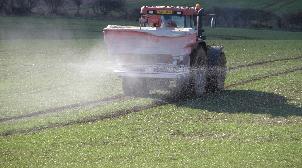 "Wakerley"-foto av Michael Trolove (CC BY-SA) / Urklipp från original