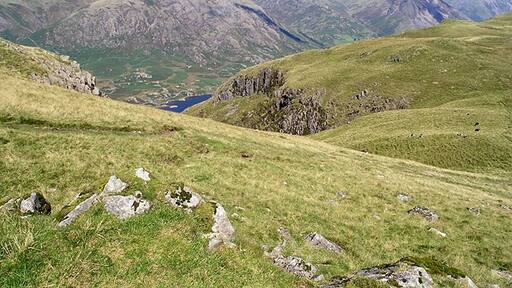 Foto „Irton mit Santon“ von David Lally (CC BY-SA)/zugeschnittenes Original