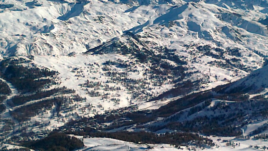Photo "Vars, Winter 2012" by Hungarian skier (Creative Commons Attribution 3.0) / Cropped from original