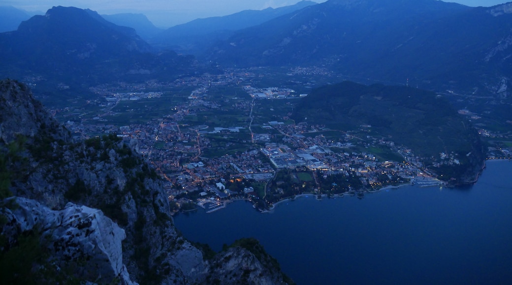 Foto „Molina di Ledro“ von Tiziano.grottolo (page does not exist) (CC BY-SA)/zugeschnittenes Original