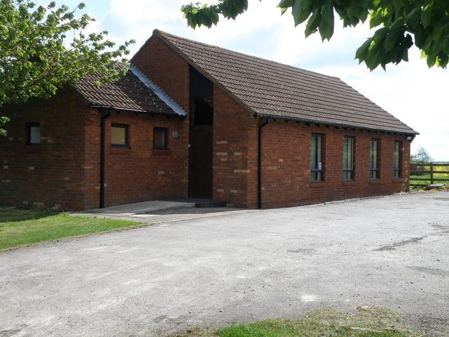 Foto “Newton Bromswold” tomada por Michael Trolove (CC BY-SA); recorte de la original