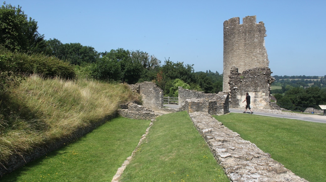 Bildet «Farleigh Hungerford Castle» tatt av Rodw (CC BY-SA) / originalbilde beskjært