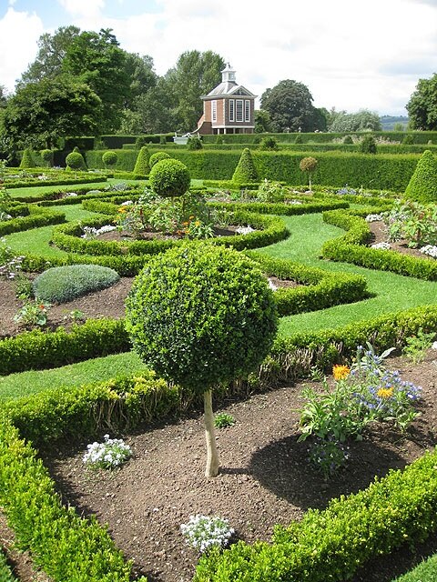 The Tall Pavilion, Westbury Viewed across the parterre. The Dutch Water Garden has been beautifully restored by the National Trust.