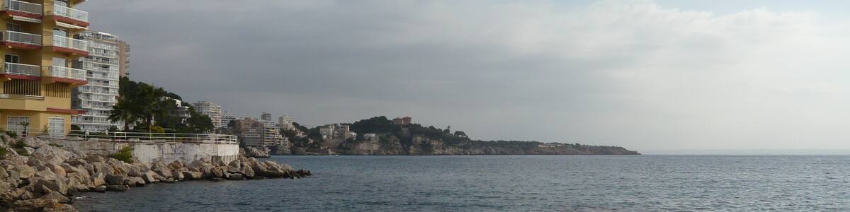 Photo "Sant Agustí, Palma, Illes Balears, Spain" by georama (Creative Commons Attribution 3.0) / Cropped from original