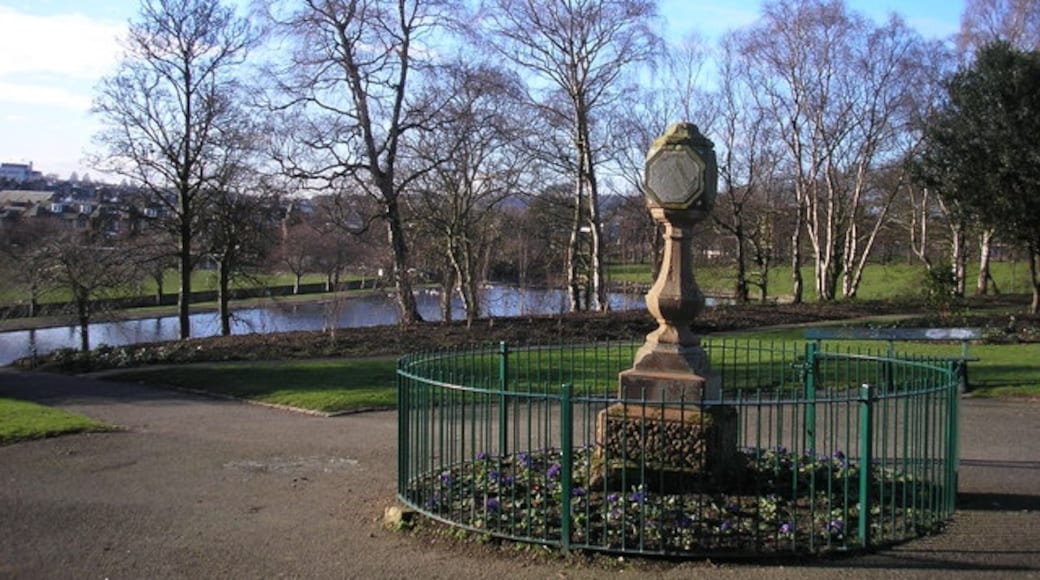 Photo "Inverleith Park" by Sandy Gemmill (CC BY-SA) / Cropped from original